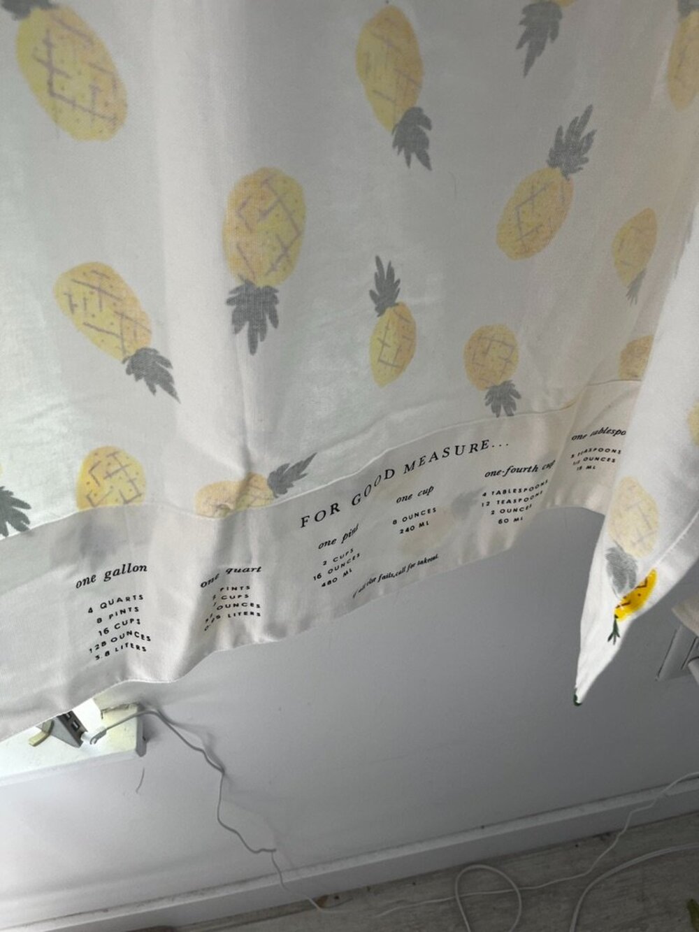 Kate Spade For Good Measure Pineapple Print Kitchen Apron - Picture 5 of 7